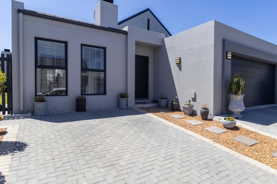To Let 3 Bedroom Property for Rent in Aan de Wijnlanden Western Cape